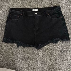 Abercrombie & Fitch the mom short high rise black shorts size 20/35 C2-11